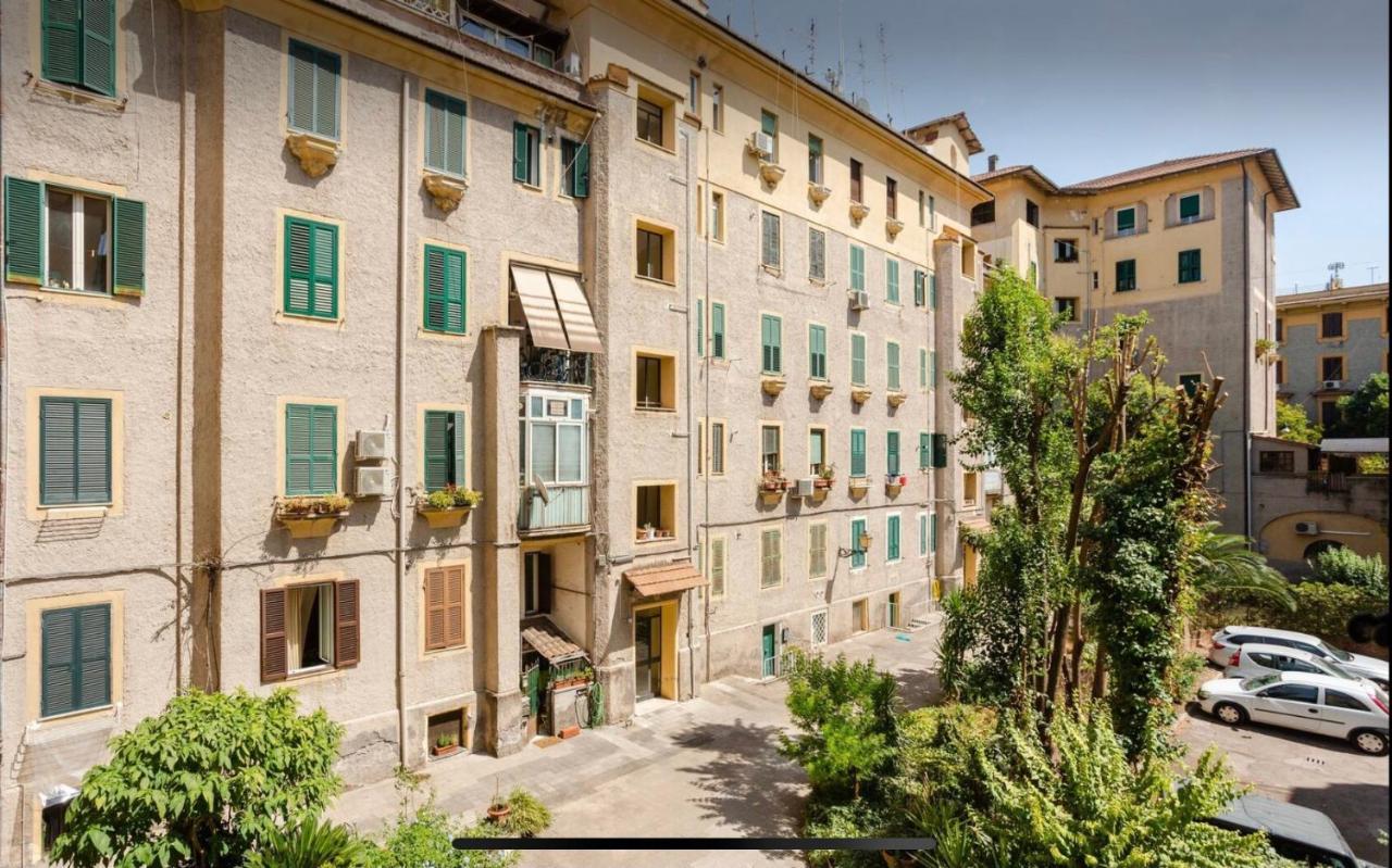 Casa Vacanze "Il Vaticano A 2 Passi" Rome Exterior photo