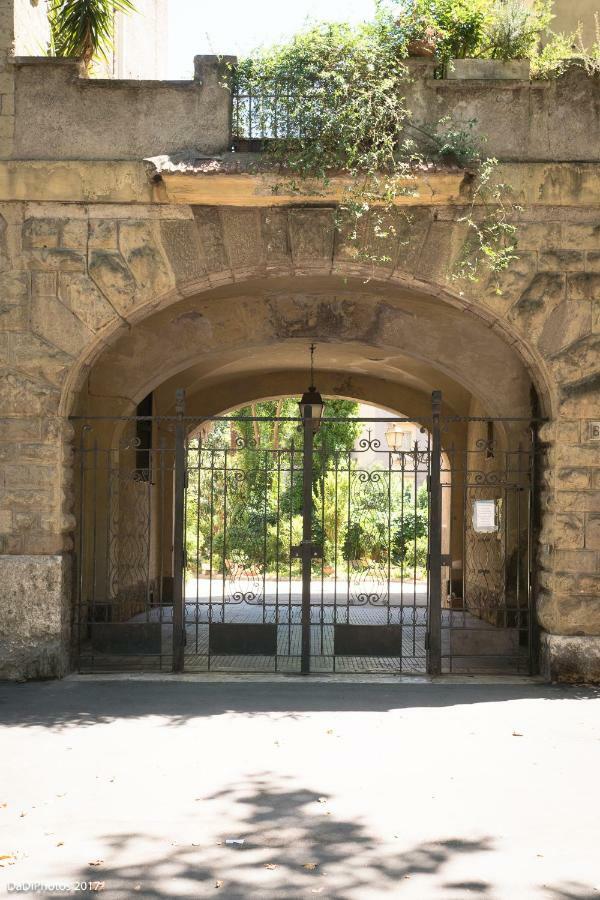 Casa Vacanze "Il Vaticano A 2 Passi" Rome Exterior photo